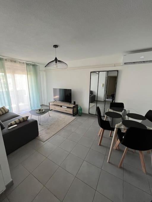 Joli Appt 45 M2 Avec Terrasse Appartement Lunel  Buitenkant foto